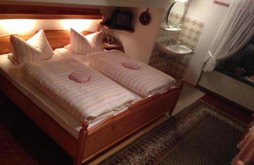 Bayerisch Gmain Apartment | Kid-Friendly Getaway at Gästehaus Färbinger: Rated 9.4