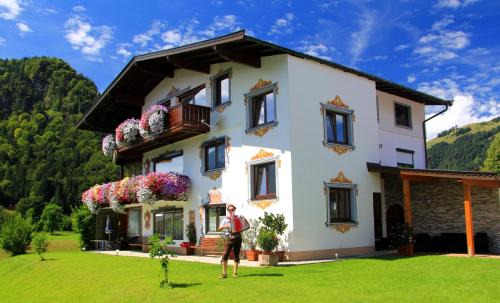 Walchsee House | Guest Rated: Gästehaus Fahringer with Breakfast & Kitchen