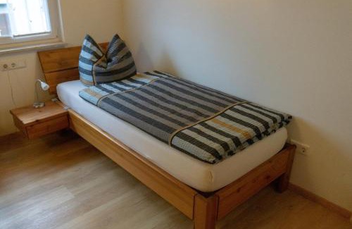 Veitsbronn House | Family-Friendly Gästehaus Familie John with High Ratings