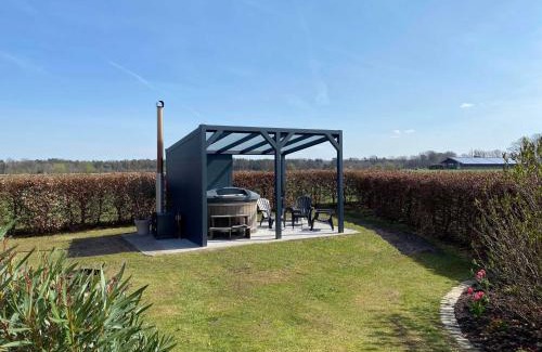 Emsbueren House | Kid-Friendly Gaestehaus Feldmann with Hot Tub & Kitchen