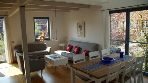 Hacklingen Hotel | Pet-Friendly Gästehaus Lüneburg Süd with Ocean View Amenities