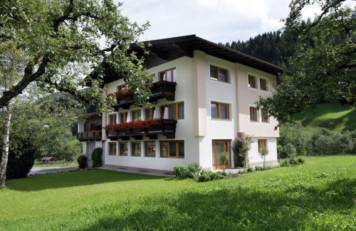 Kelchsau Apartment | Family-Friendly Stay at Gästehaus Fohringer - Rated 9.2/10
