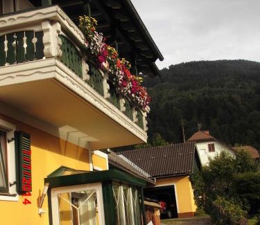 Michaelerberg House | Family-Friendly Retreat at Gästehaus Fuchs - Rated 9.3/10