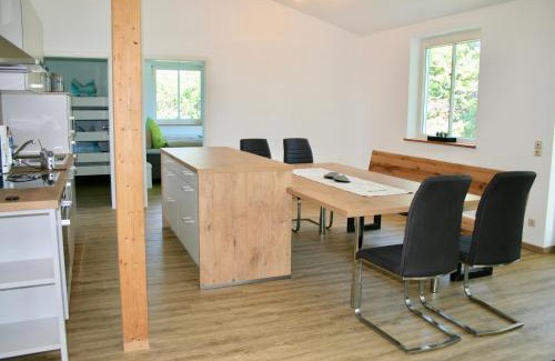 Guenzburg Apartment | Discover Gästehaus Gaumenflug: Top-Rated Lakefront Retreat