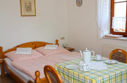 Neualbenreuth Apartment | Guest Rated 8.8: Gästehaus Gertraud with Breakfast Included