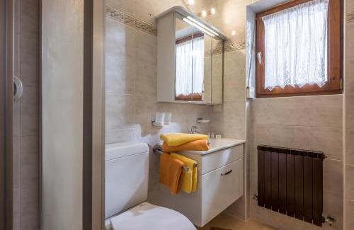 Bruck am Ziller House | Oceanfront Retreat at Gästehaus Gisela with Hot Tub & Kitchen