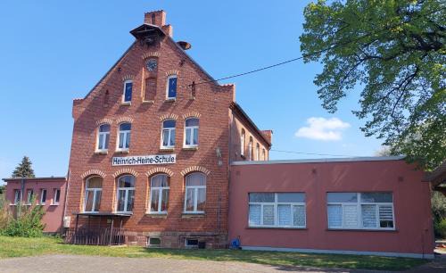 Bad Duerrenberg House | Family-Friendly Stay at Gästehaus Heinrich Heine Schule