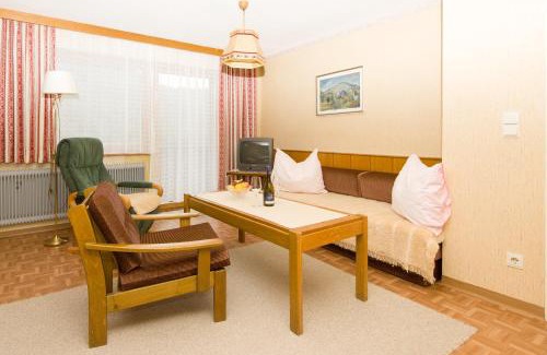 Scharnitz Apartment | Cozy Gästehaus Helga: Pet and Child Friendly Retreat