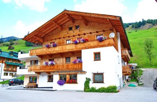 Gerlos Bed & Breakfast | Gästehaus Hochstaffl: Spa Retreat with Hot Tub & Breakfast