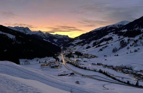 Gerlos Bed & Breakfast | Gästehaus Hochstaffl: Spa Retreat with Hot Tub & Breakfast