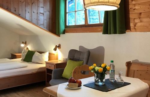 Neuhaus Apartment | Family-Friendly Gästehaus Hotel Maria Theresia - Top Rated 8.4