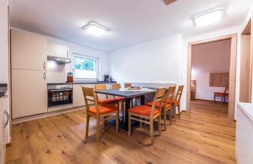 Huben Apartment | Inviting Gästehaus Huben: Pet & Child Friendly Retreat