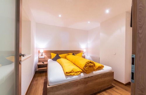 Huben Apartment | Inviting Gästehaus Huben: Pet & Child Friendly Retreat
