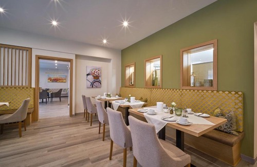 Safferstetten Bed & Breakfast | Oceanfront Gästehaus Huber - Family-Friendly Retreat