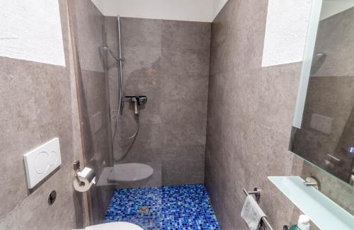 Moeckmuehl Apartment | Cozy Gästehaus Jagsttal: Pet-Friendly with Breakfast Included