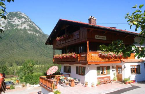 Ramsau bei Berchtesgaden Apartment | Oceanfront Gästehaus Kaltbachhäusl Garni - Guest Rated 9.3