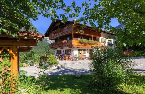 Ramsau bei Berchtesgaden Apartment | Oceanfront Gästehaus Kaltbachhäusl Garni - Guest Rated 9.3