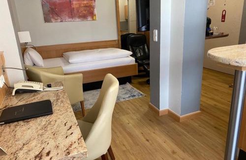 Erlangen Hotel | Discover Gästehaus Kral: Pet-Friendly Retreat with High Ratings