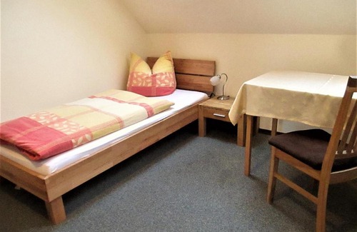Zusmarshausen House | Cozy Gästehaus Kranzfelder: Family & Pet Friendly Retreat