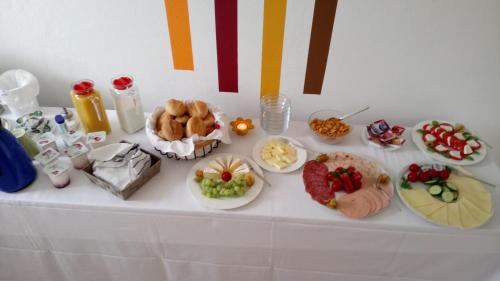 Extertal Bed & Breakfast | Guest Favorite: Gästehaus Laßbruch with Family-Friendly Dining
