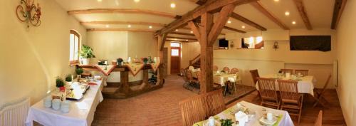 Lischow Bed & Breakfast | Family-Friendly Escape at Gästehaus Landgut Lischow