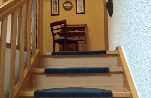 Senheim Apartment | Family-Friendly Gästehaus Lavendel by the Mosel River