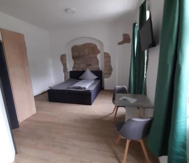 Ebrach House | Discover Gästehaus Leonie: Family-Friendly with Breakfast