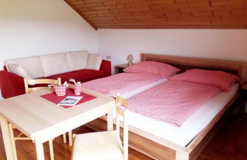 Klopein Apartment | Gästehaus Lipnik: Family-Friendly Retreat with Ocean Views