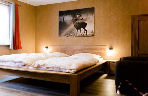 Scheuerfeld Hotel | Pet Friendly Stay at Gästehaus Loehnert with Breakfast