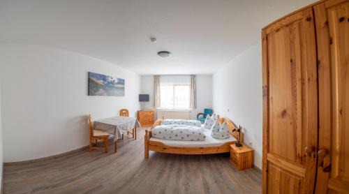 Dettingen an der Erms House | Family-Friendly Stay at Gästehaus Marion with Great Reviews
