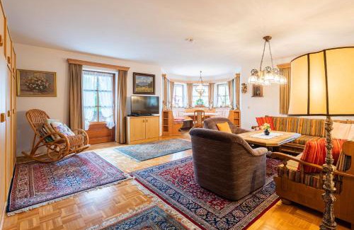 Eggstatt Apartment | Pet-Friendly Gästehaus Maria with Ocean View Awaits You