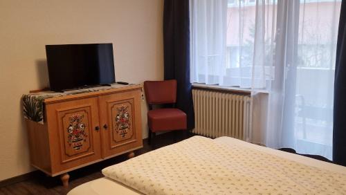 Bad Krozingen House | Guest Rated: Gästehaus Meng with Pool & Ocean Views