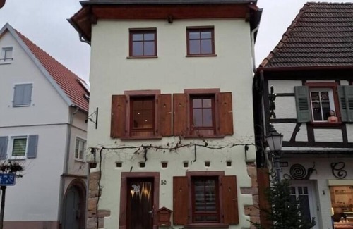 Bad Bergzabern House | Gästehaus Merlin: Family-Friendly Getaway with Spa & Breakfast