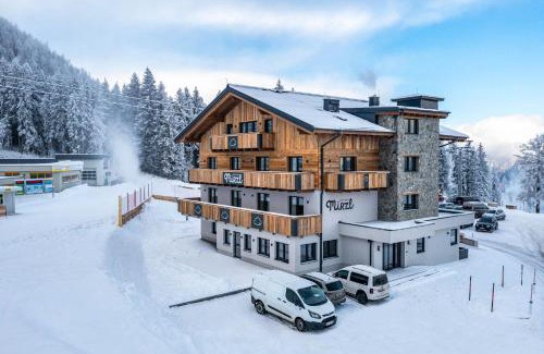 Schladming Bed & Breakfast | Gästehaus Mirzl: Family-Friendly Retreat with 9.7 Rating