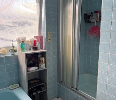 Aalen House | Comfortable Guest House with Garden & Balcony for 9 Guests