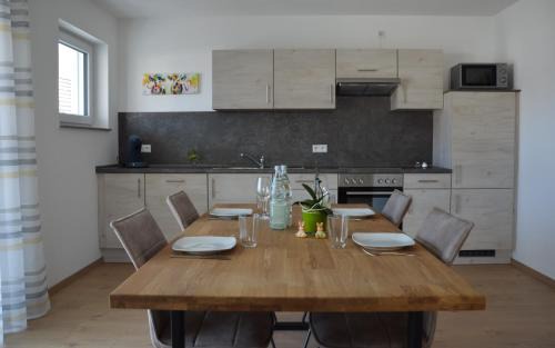 Guenzburg Apartment | Family-Friendly Stays at Gästehaus Munk - Rated 9.3/10