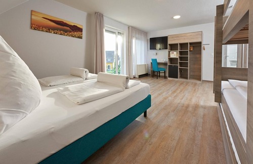 Rust House | Eco-Friendly Gästehaus Mythos with Kitchen & Breakfast
