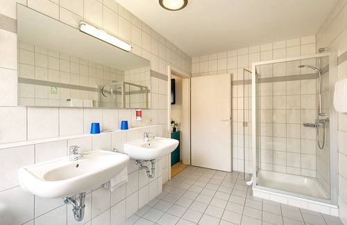 Rust House | Eco-Friendly Gästehaus Mythos with Kitchen & Breakfast