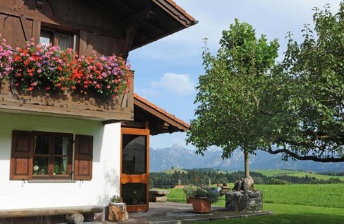 Eisenberg Apartment | Experience Family-Friendly Comfort at Gästehaus Nigg