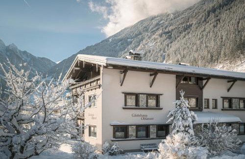Mayrhofen House | Inviting Gästehaus Oblasser: Family-Friendly with Breakfast