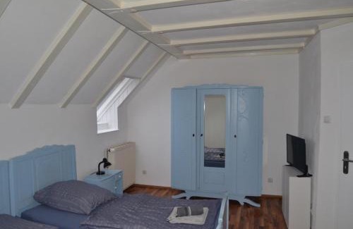 Mettlach Apartment | Oceanfront Comfort at Gästehaus Peter with Breakfast Included