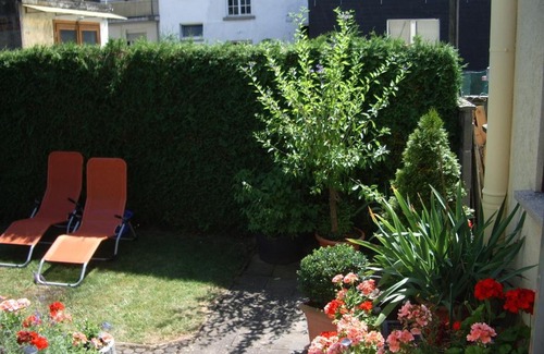 Zeltingen-Rachtig House | Welcoming Gästehaus Resi: Family-Friendly with Breakfast