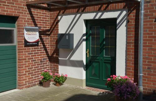 Engter Hotel | Gästehaus Rothert: Pet-Friendly Stay with Hot Tub & Dining
