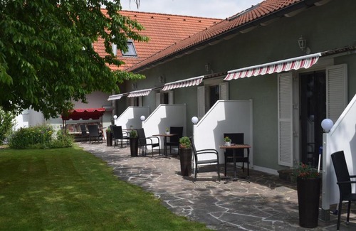 Welten House | Guest Rated 9.2: Gästehaus Sabina with Oceanfront Bliss