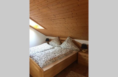 Meinerzhagen Apartment | Oceanfront Getaway at Gästehaus Sansibar with Kid-Friendly Fun