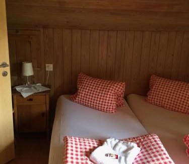 Intschi Hotel | Welcoming Gästehaus Schäfli: Family-Friendly with Breakfast