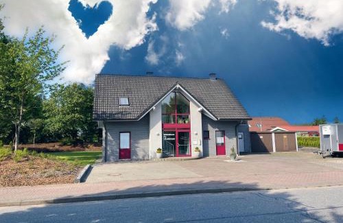 Lutzow Hotel | Discover Gästehaus Scharfe Kurve: Pet & Child Friendly Retreat