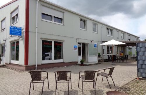 Teterow Hotel | Family-Friendly Gästehaus Schiemann with Kitchen Amenities