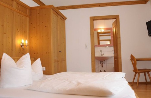 Alpbach House | Gästehaus Schneider: Top-Rated Stay with Pool & Kitchen