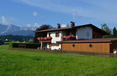 Koessen House | Family-Friendly Gästehaus Schwaiger - Wiesenweg Awaits You